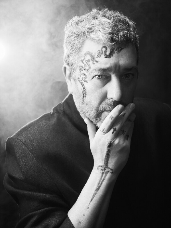 Miss Kō - Photographie d'un homme tatoué